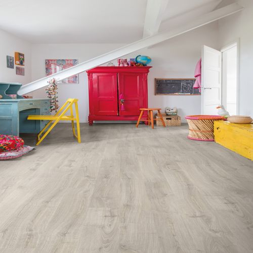 quick-step-eligna-laminate-flooring-newcastle-oak-grey-lifestyle
