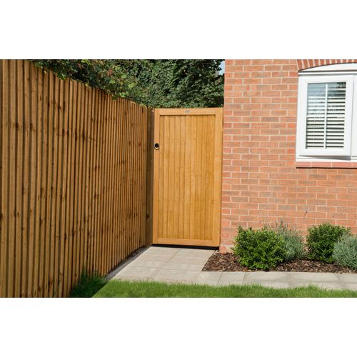 Forest Gardens Board Gate 6ft (1.83m high) lifestyle