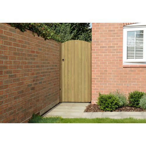 Forest Gardens Heavy Duty Dome Top Tongue & Groove Gate 6ft (1.80m high) lifestyle