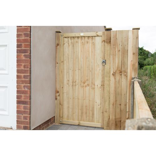 Forest Gardens Pressure Treated Featheredge Gate 6ft (1.80m high) lifestyle