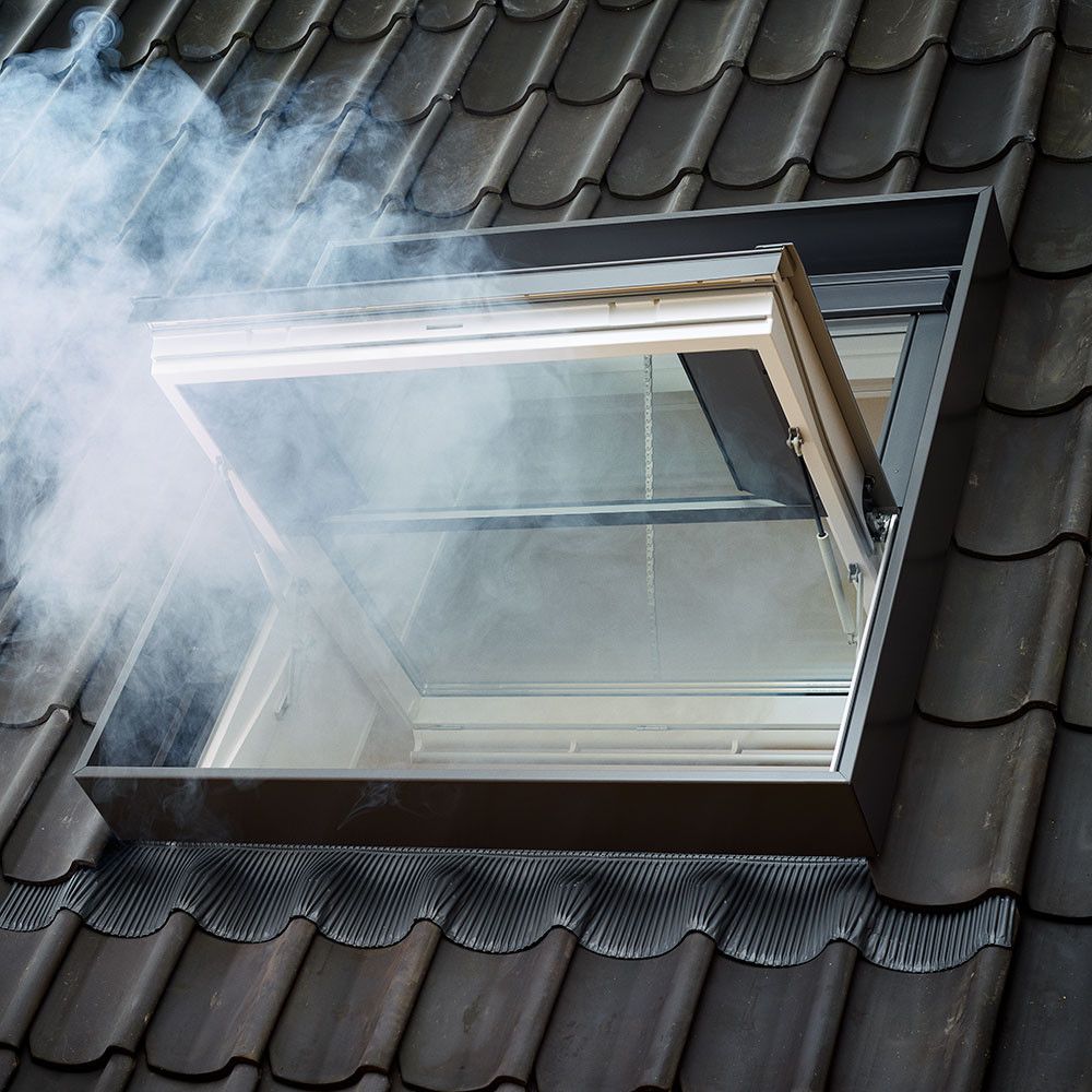 VELUX GGL MK04 207040 Smoke Ventilation Window 78cm x 98cm Roofing Superstore®