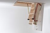 werner-76105-hideaway-timber-lift-ladder-secondary-2