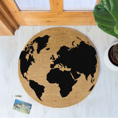 artsy-globe-circle-coir-doormat-lifestyle