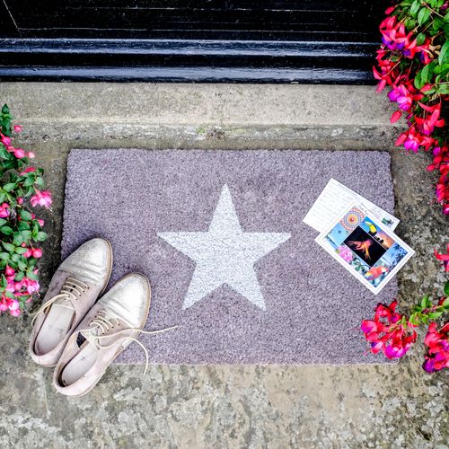 artsy-glitter-coir-doormat-lifestyle