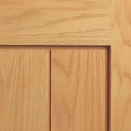 jb-kind-internal-oak-thames-original-flush-door-close-up